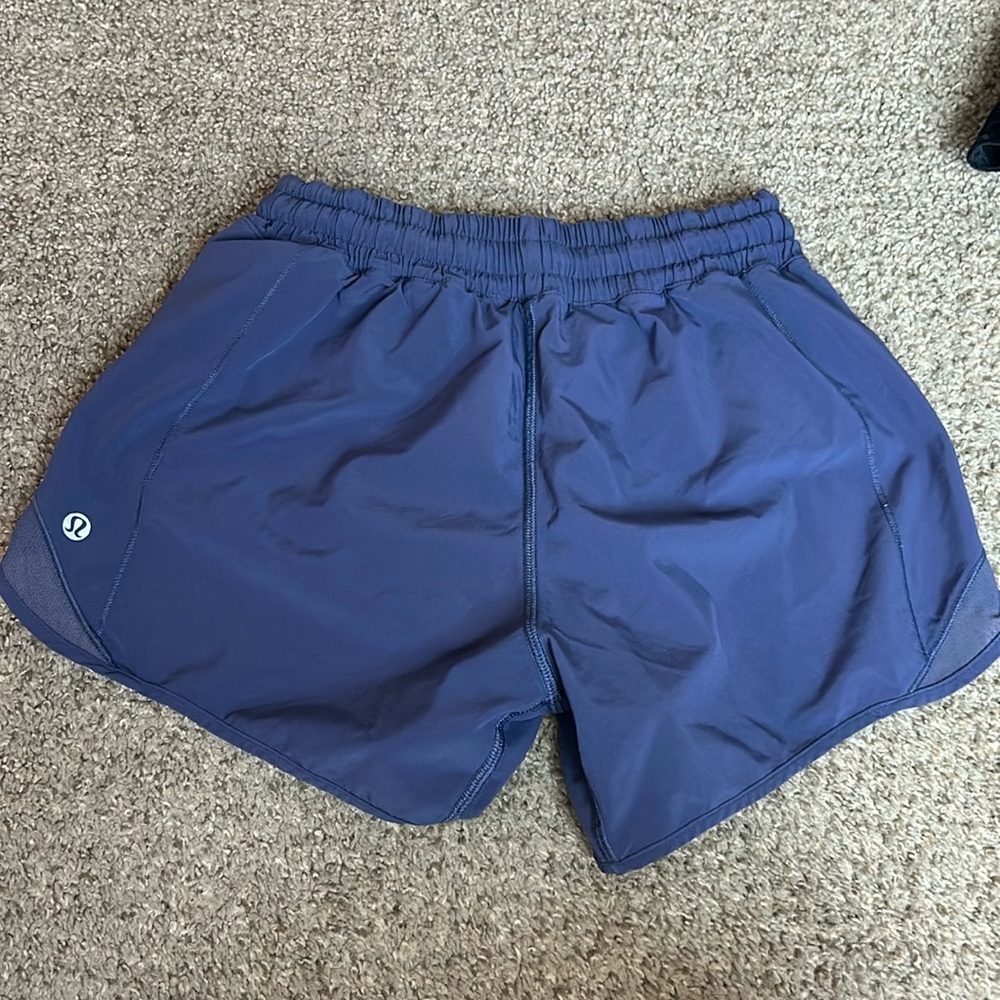 lululemon hottie hot shorts size 4 tall